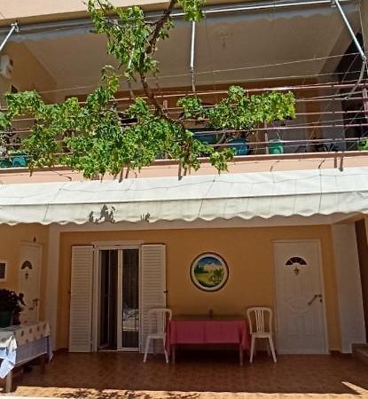 Villa Family Bitri Piqeras Kültér fotó